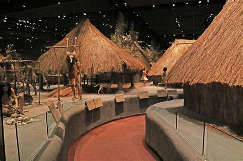 Cahokia mounds museum - Feb 20, 2024 · July 19, 1964. The Cahokia Mounds State Historic Site ( 11 MS 2) is the site of a pre-Columbian Native American city (which existed circa 1050–1350 CE) directly across the Mississippi River from modern St. Louis, Missouri. This historic park lies in western Illinois between East St. Louis and Collinsville. The park covers 2,200 acres (890 ha ... 